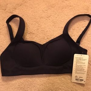 Lululemon Ta Ta Tamer III -34DD Aeon (purple)